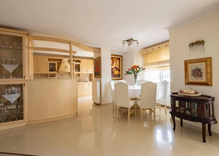 Luxury And Comfort Apartamento Nea Moudania