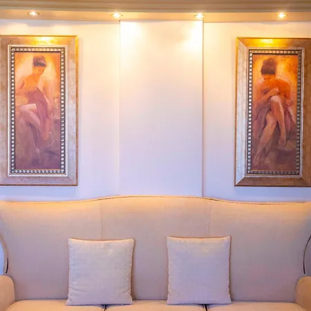 Luxury And Comfort Néa Mudaniá