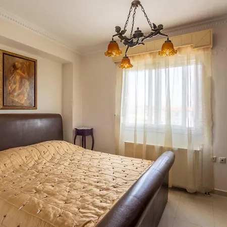 Luxury And Comfort * Néa Mudaniá