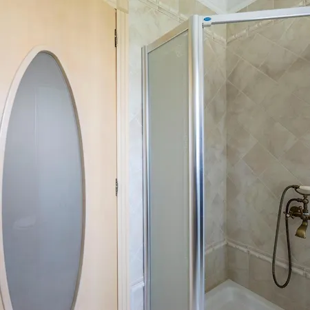Luxury And Comfort Apartment *