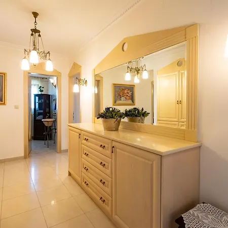 Luxury And Comfort * Néa Mudaniá