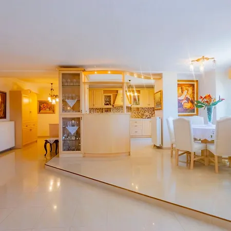 Luxury And Comfort * Nea Moudania