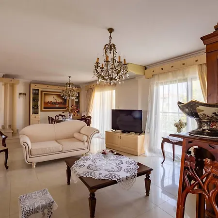 Luxury And Comfort * Néa Mudaniá