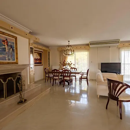 Luxury And Comfort Apartment Nea Moudania