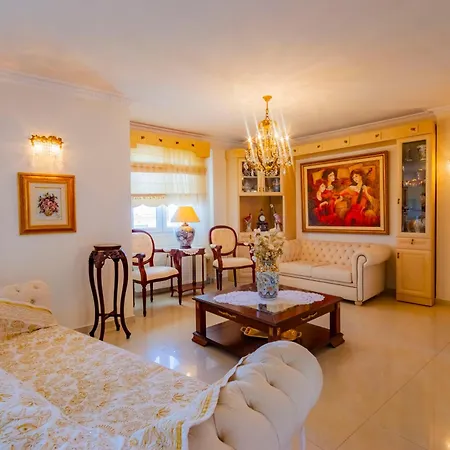 Apartment Luxury And Comfort Nea Moudania